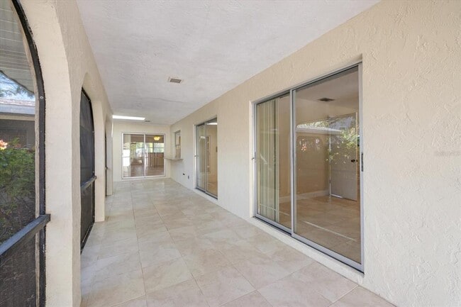 Building Photo - 5151 Oakmont Pl