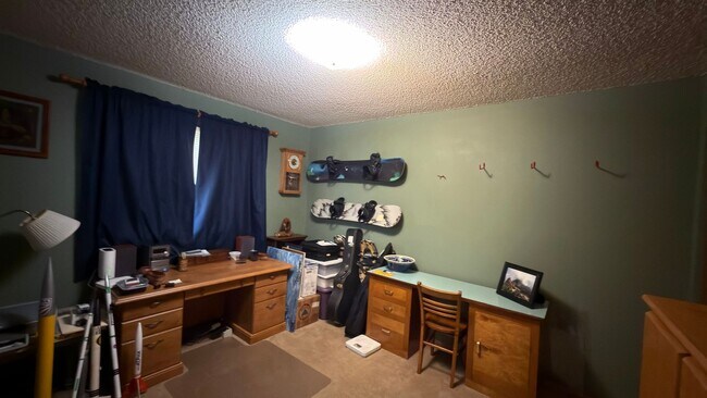 Building Photo - Great Furnished House In Fort Collins with all utilities included