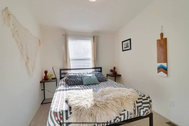 Building Photo - 3 Bedroom | 2 Bath home in White Salmon.