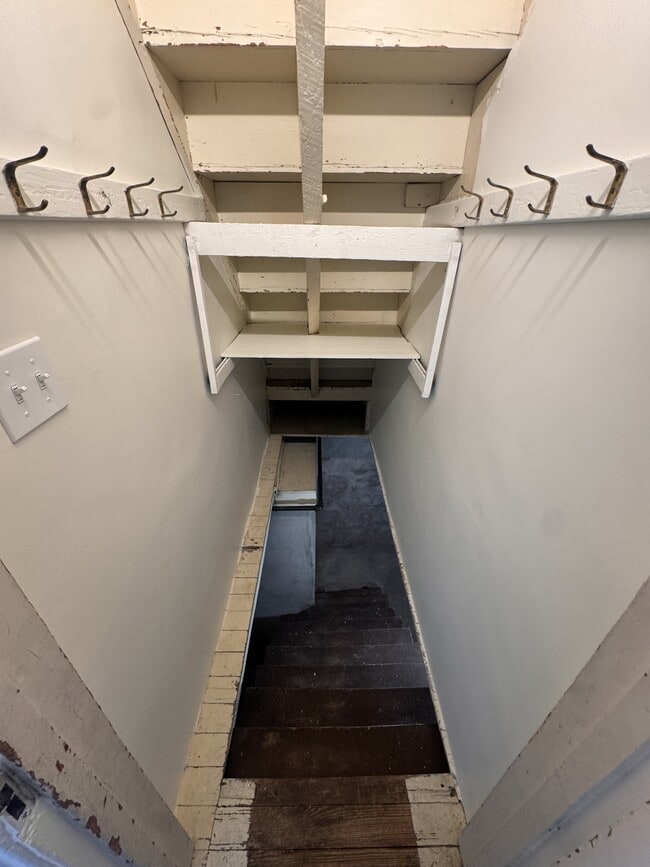 Building Photo - 167 S Hanover St