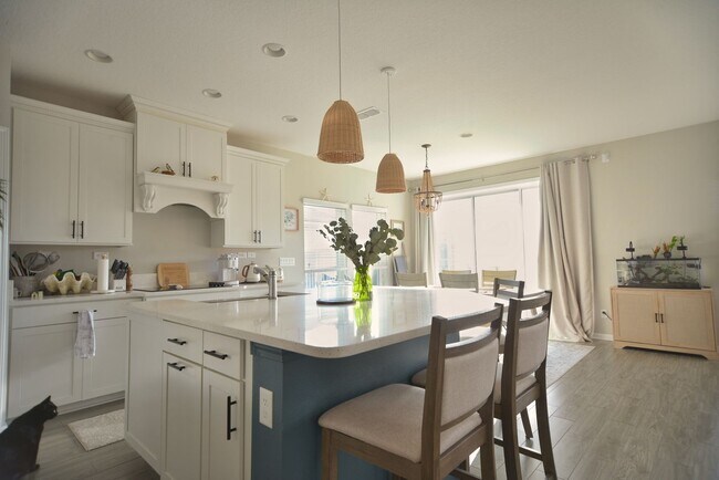 Building Photo - Beautiful Pond-Front Home Near Amelia Concourse