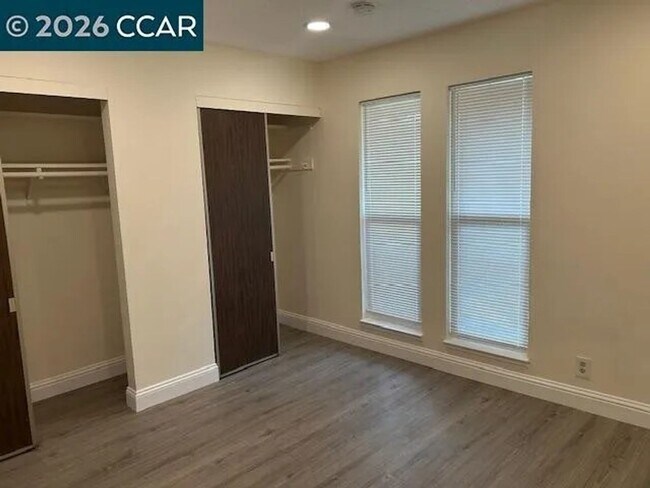 Building Photo - Two Bedroom One Bathroom Condo