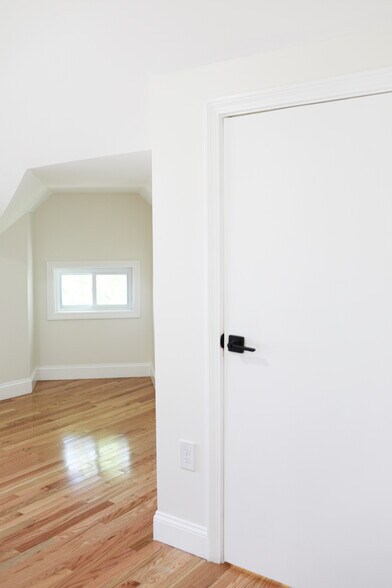 Building Photo - 170 Salem St