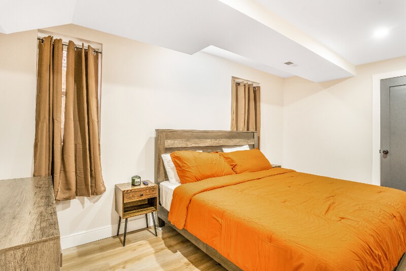 Building Photo - 1704 N Springfield Ave