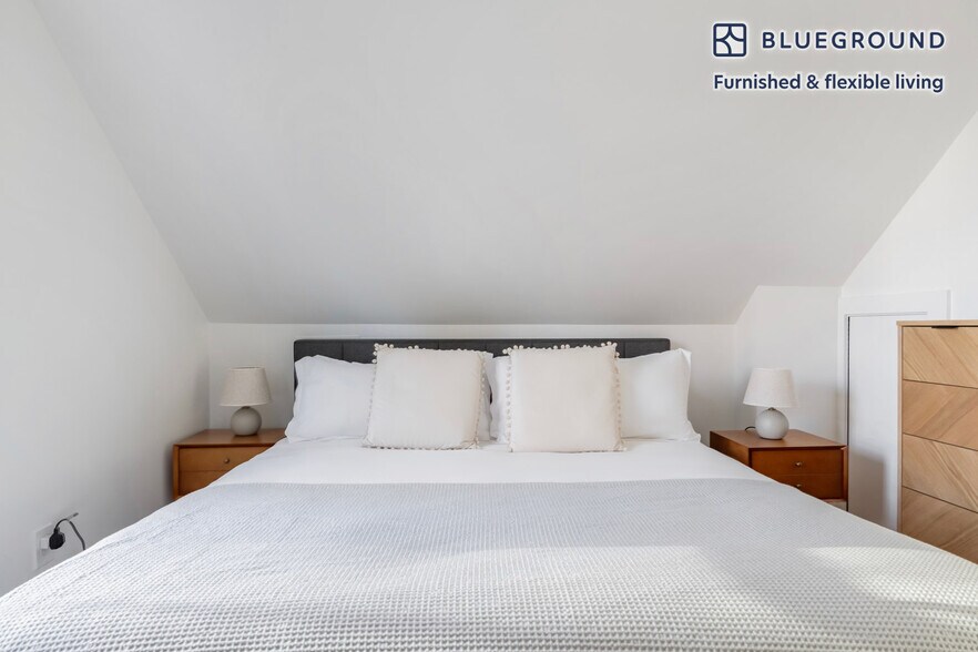 Building Photo - 50 Kinnaird St