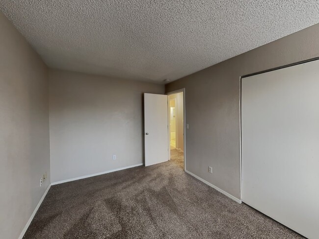 Building Photo - 4962 S Richfield Cir