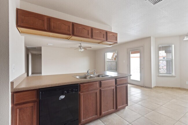 Building Photo - 608 Cactus Creek Pl