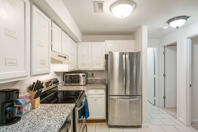 Building Photo - 102 Chesterfield Ln
