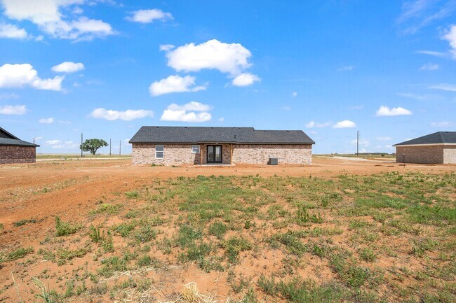 Building Photo - Country Living In Roosevelt ISD!