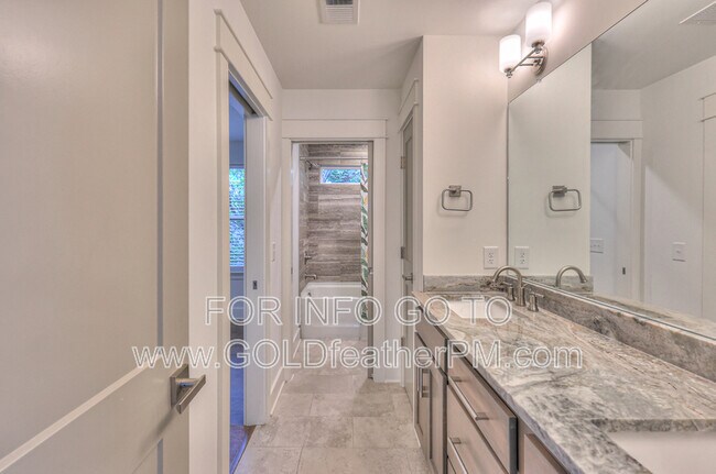 Building Photo - 253 Riverside Dr