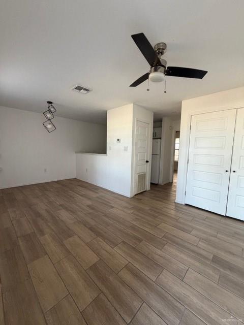 Building Photo - 5 E Schunior St