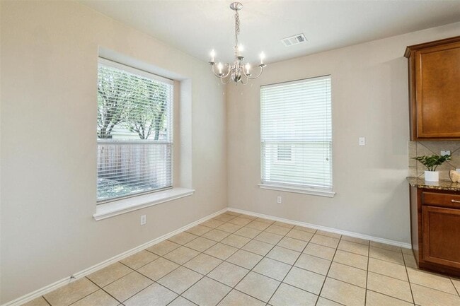 Building Photo - 1600 Sugarberry Ln
