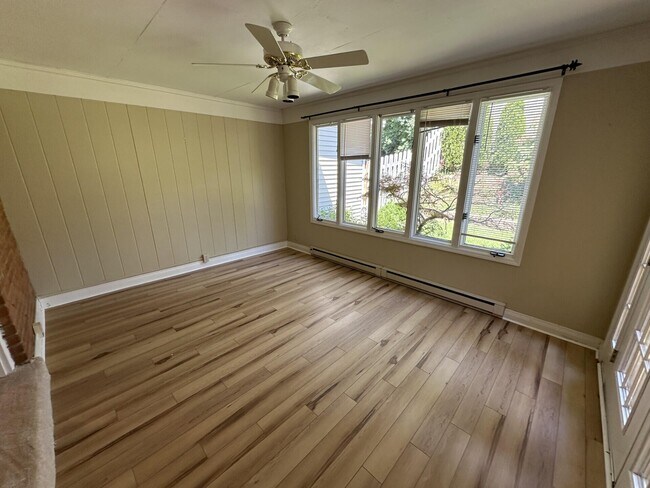 Building Photo - 2948 Candlelight Way