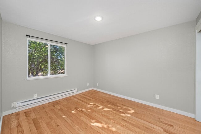 Building Photo - 9th Ct Duplex - AL-2402