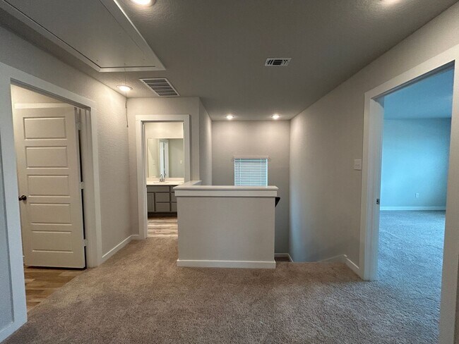 Building Photo - Walking Distance to Long Creek High School...