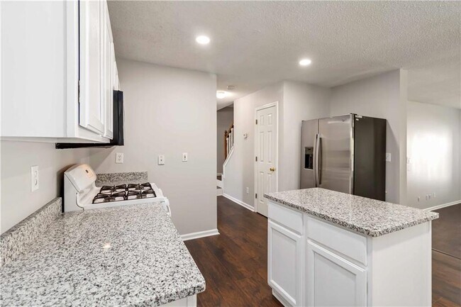 Building Photo - 400 Cascade Rise Ct SW