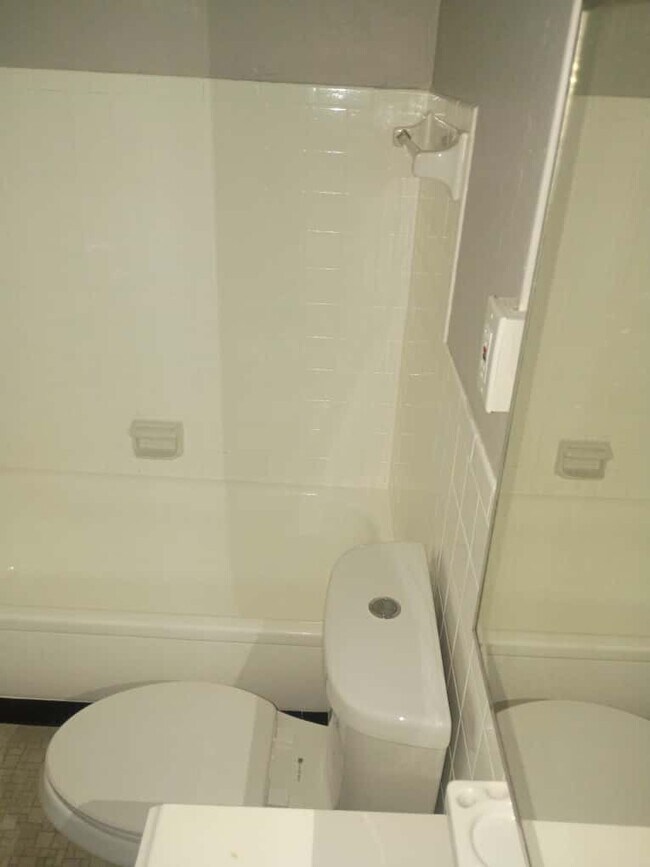 Building Photo - 13444 Euclid Ave