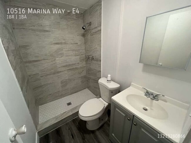 Building Photo - 10516 Marina Way