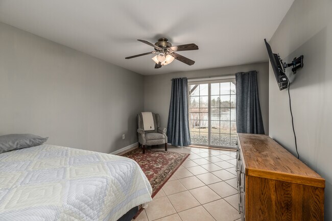 Building Photo - 39 River Village Dr