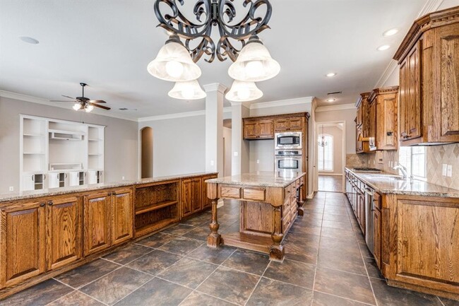 Building Photo - 7701 Thistledown Dr