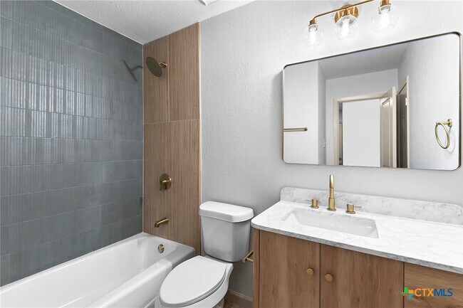 Building Photo - 1808 Moonlight Dr