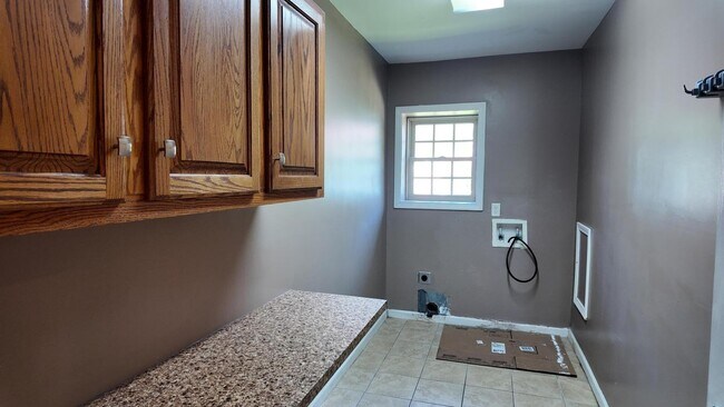 Building Photo - 463 Old Moncks Corner Rd