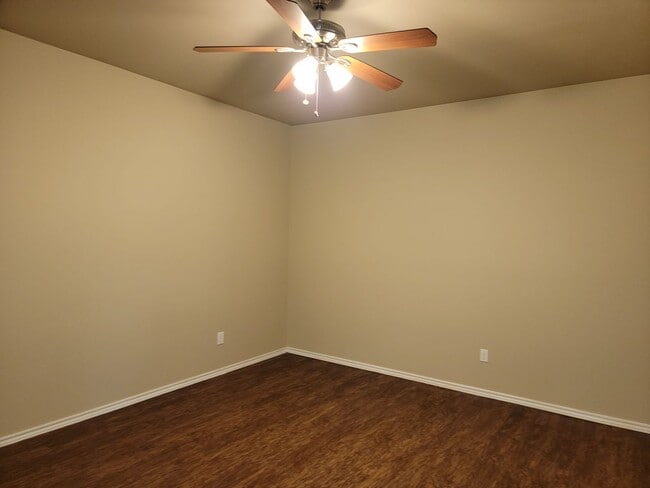 Building Photo - Awesome 3/2/2 in Foxridge - Cooper Schools