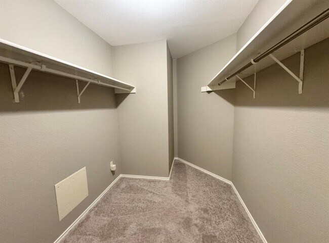 Building Photo - 109 Kendall Cove