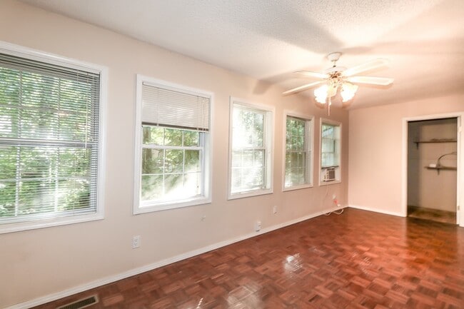 Building Photo - 3 Cortez Ln