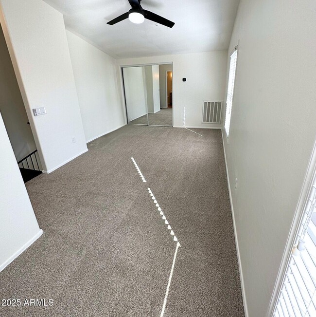 Building Photo - 1345 S Owl Dr