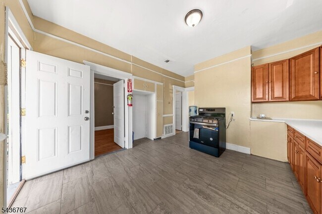 Building Photo - 359 Belmont Ave