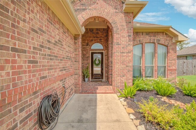 Building Photo - 104 Baileys Ct