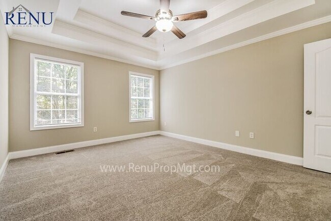 Building Photo - Fall Special: 1/2 off your first month! Av...