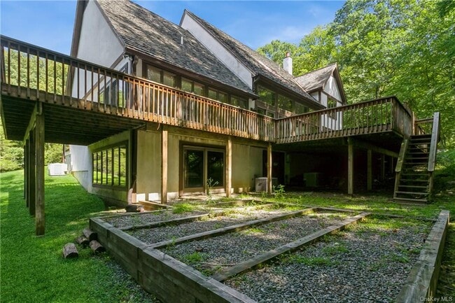 Building Photo - 61 Oak Hollow