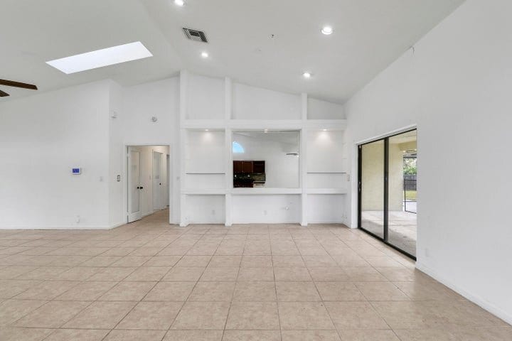 Building Photo - 14616 Autumn Ave