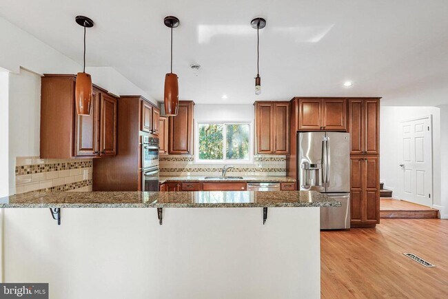 Building Photo - 8115 King Arthurs Ct