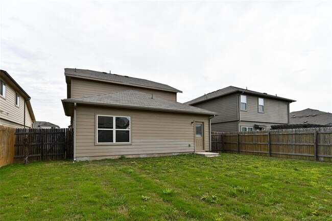 Building Photo - 613 Pinnacle Dr