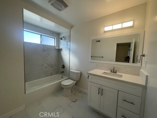 Building Photo - 17061 Grove Cir