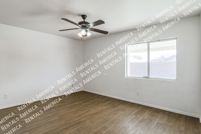 Building Photo - 12043 W Windrose Dr