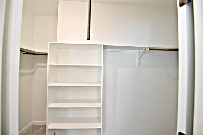 Building Photo - 13602 Defiance Pass