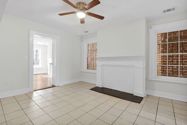 Building Photo - Downtown Savannah Condo for Rent