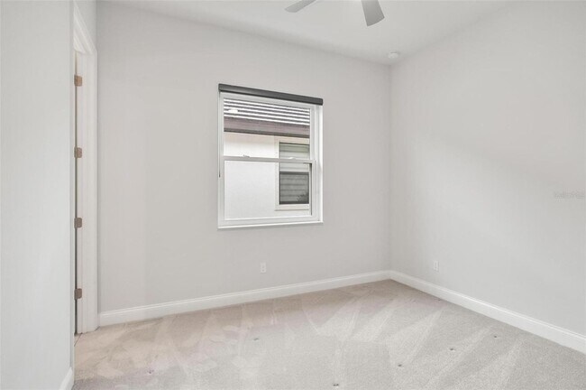 Building Photo - 128 Del Palma Dr