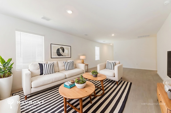 Building Photo - 812 Dressage Ln