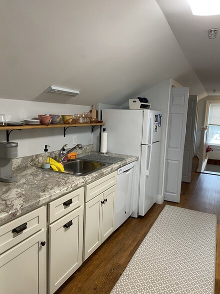 Kitchen - 4 S Park St