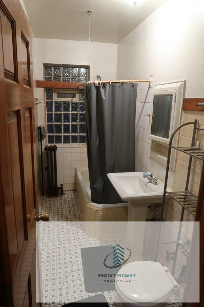 Building Photo - 5039 N Springfield Ave