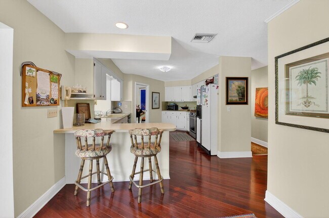 Building Photo - 30 Spanish River Dr