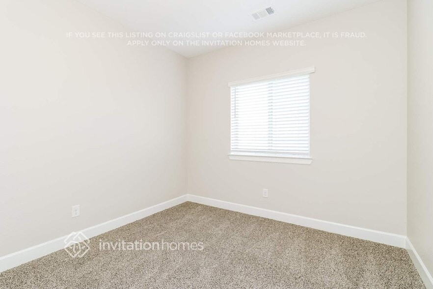 Building Photo - 813 Parkside Dr