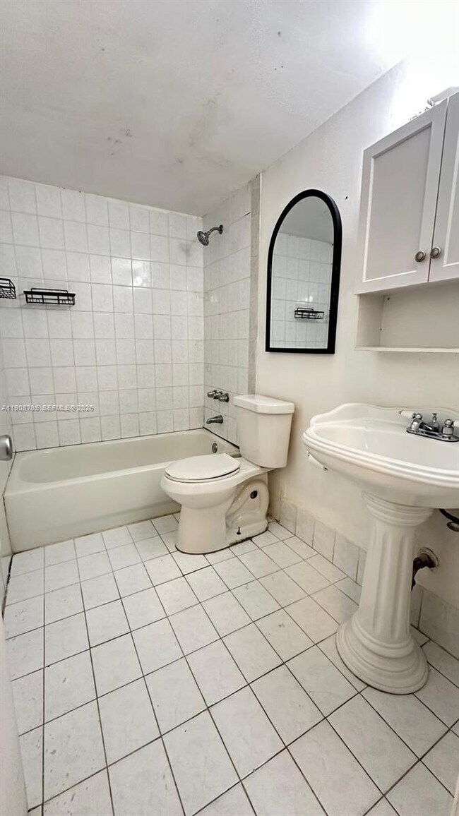 Building Photo - 6780 W 2nd Ct