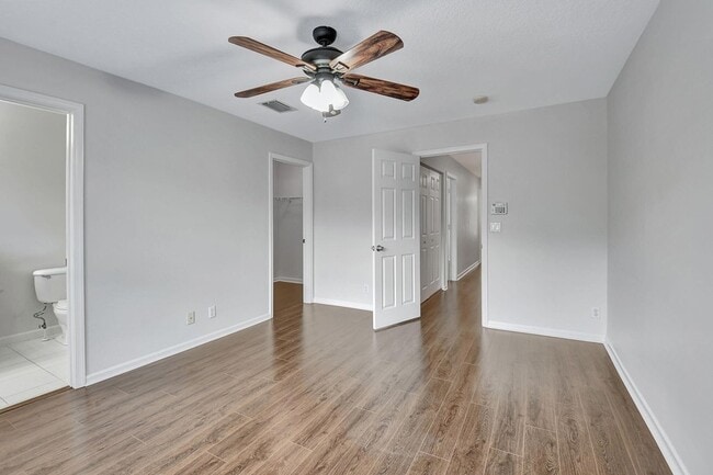 Building Photo - 9917 Porta Leona Ln