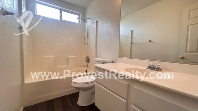 Building Photo - 3 Bed, 2 Bath Victorville Home!!